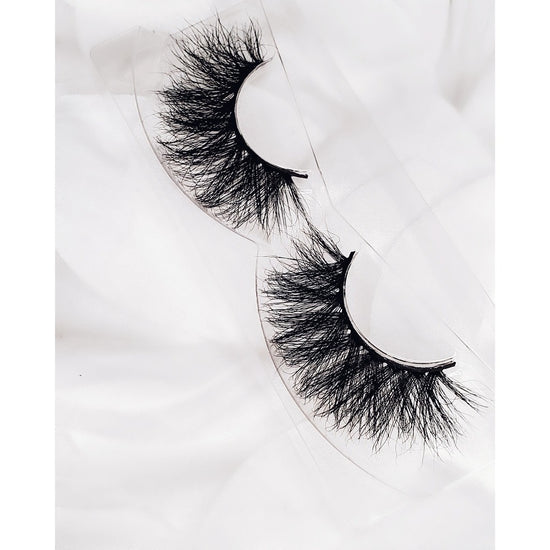 Date night Maydn Beauty, best eyelashes, premium eyelashes, best beauty products